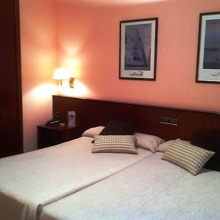 Hotel La Seu La Seu d'Urgell Szoba fotó